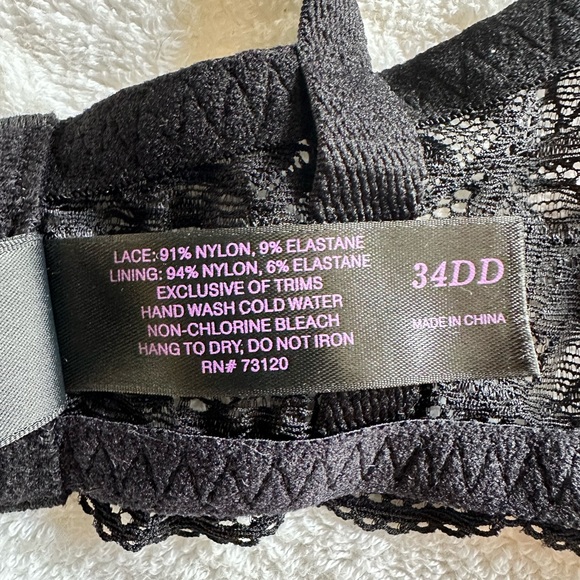 Fredricks of Hollywood black lace bra - Picture 5 of 8